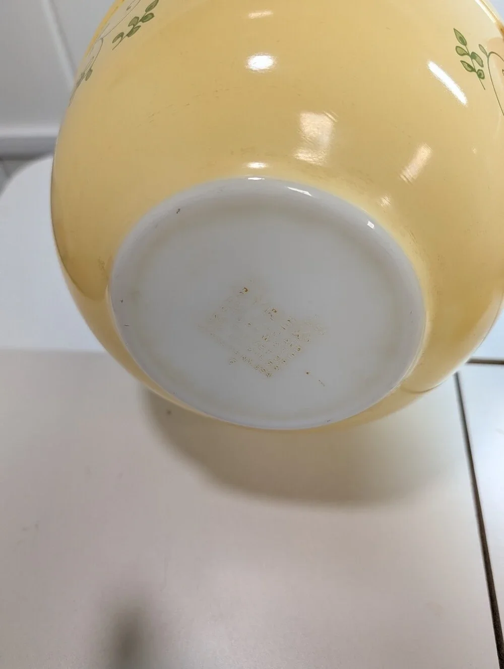 Pyrex yellow green